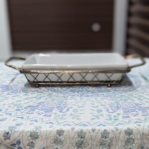 International Silver Company‎ Handled Serving Basket White Casserole Dish